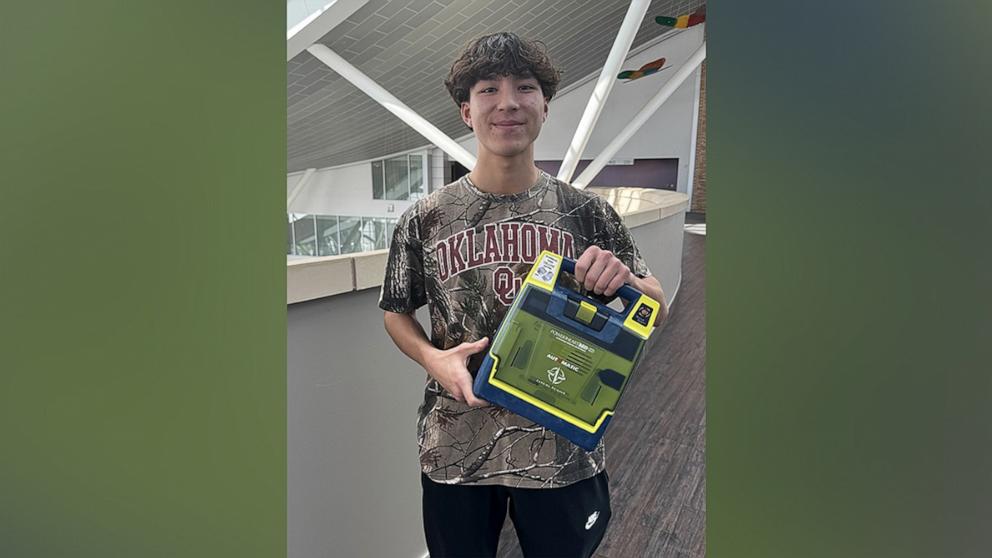 PHOTO: Magnus Miller, a high school basketball player, performed CPR and used an AED on a fellow player who had collapsed on court during a game.