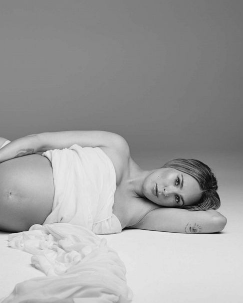 Pregnant Rumer Willis channels mom Demi Moore for Bumpsuit maternity  campaign - Good Morning America