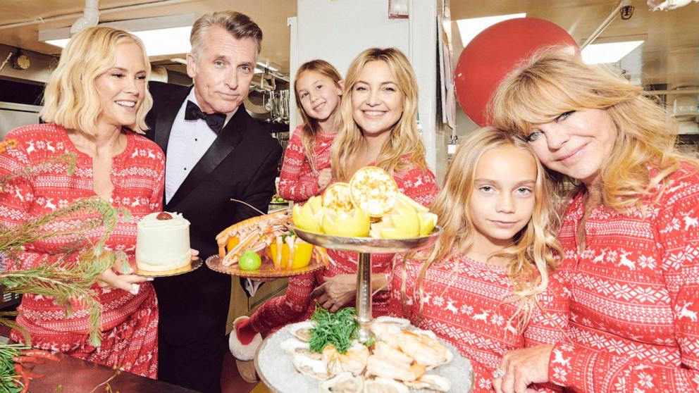 PHOTO: Goldie Hawn, Kate and Oliver Hudson shine in SKIMS holiday shop ad with their families.