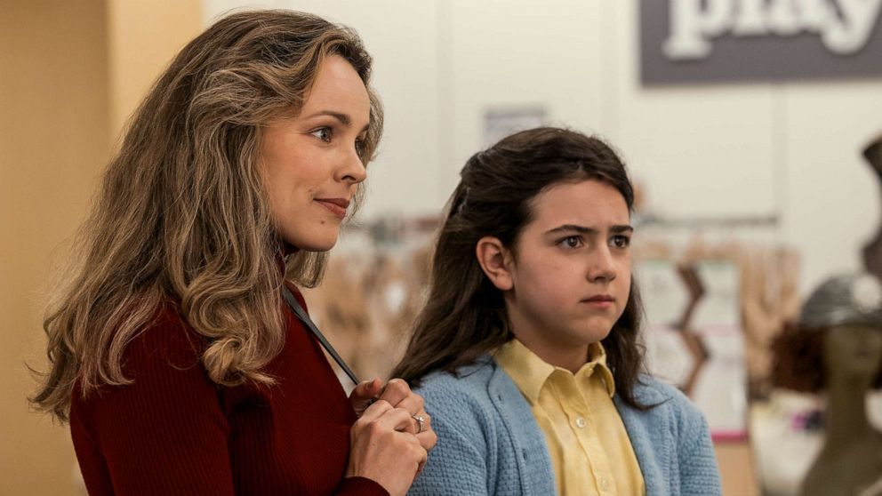 PHOTO: Rachel McAdams as Barbara Dimon and Abby Ryder Fortson as Margaret Simon in "Are You There God? It's Me, Margaret," 2023.