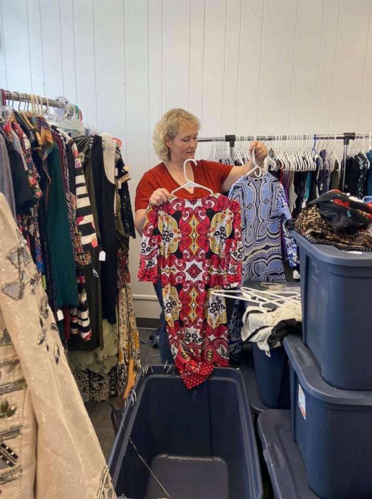 PHOTO: Danielle Schultz, a Margie's Closet manager, sorts clothes in the store.