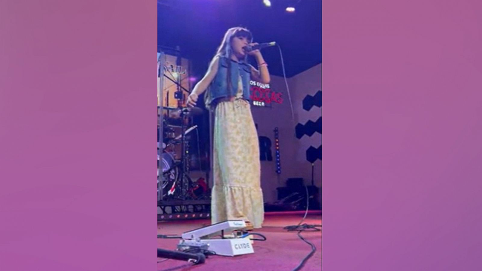 PHOTO: Mariapaula Mazon, 10, loves to sing songs from the late Selena, known as the "queen of Tejano music."