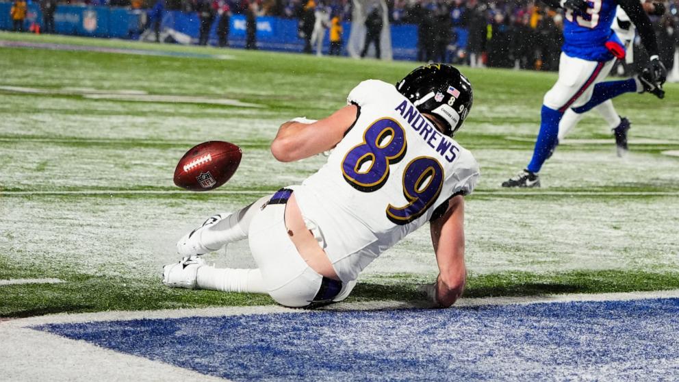 PHOTO: Baltimore Ravens tight end Mark Andrews (89) drops a pass on a two-point conversion late in the fourth quarter against the Buffalo Bills in a 2025 AFC divisional round game at Highmark Stadium, Jan. 19, 2025, in Orchard Park, N.Y.