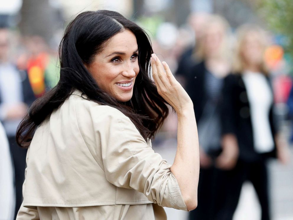 Melbourne fan breaks down in tears after receiving hug from Prince Harry