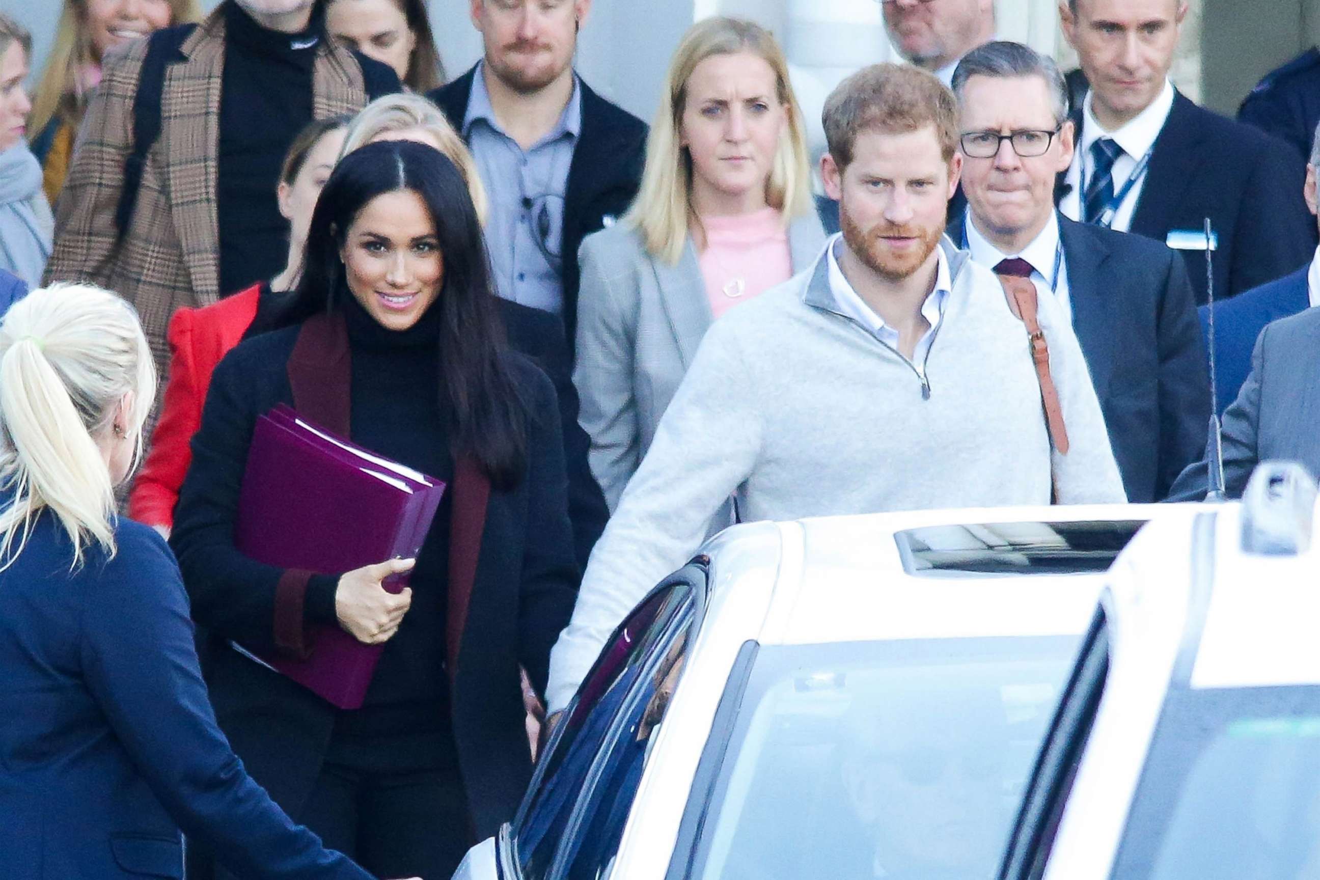 PHOTO: Meghan Markle and Prince Harry arrive at Sydney international airport ahead of the Invictus Games, Oct. 15, 2018.