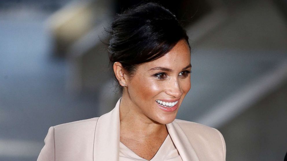 PHOTO: Meghan, Duchess of Sussex arrives at the National Theatre in London, Jan. 30, 2019.