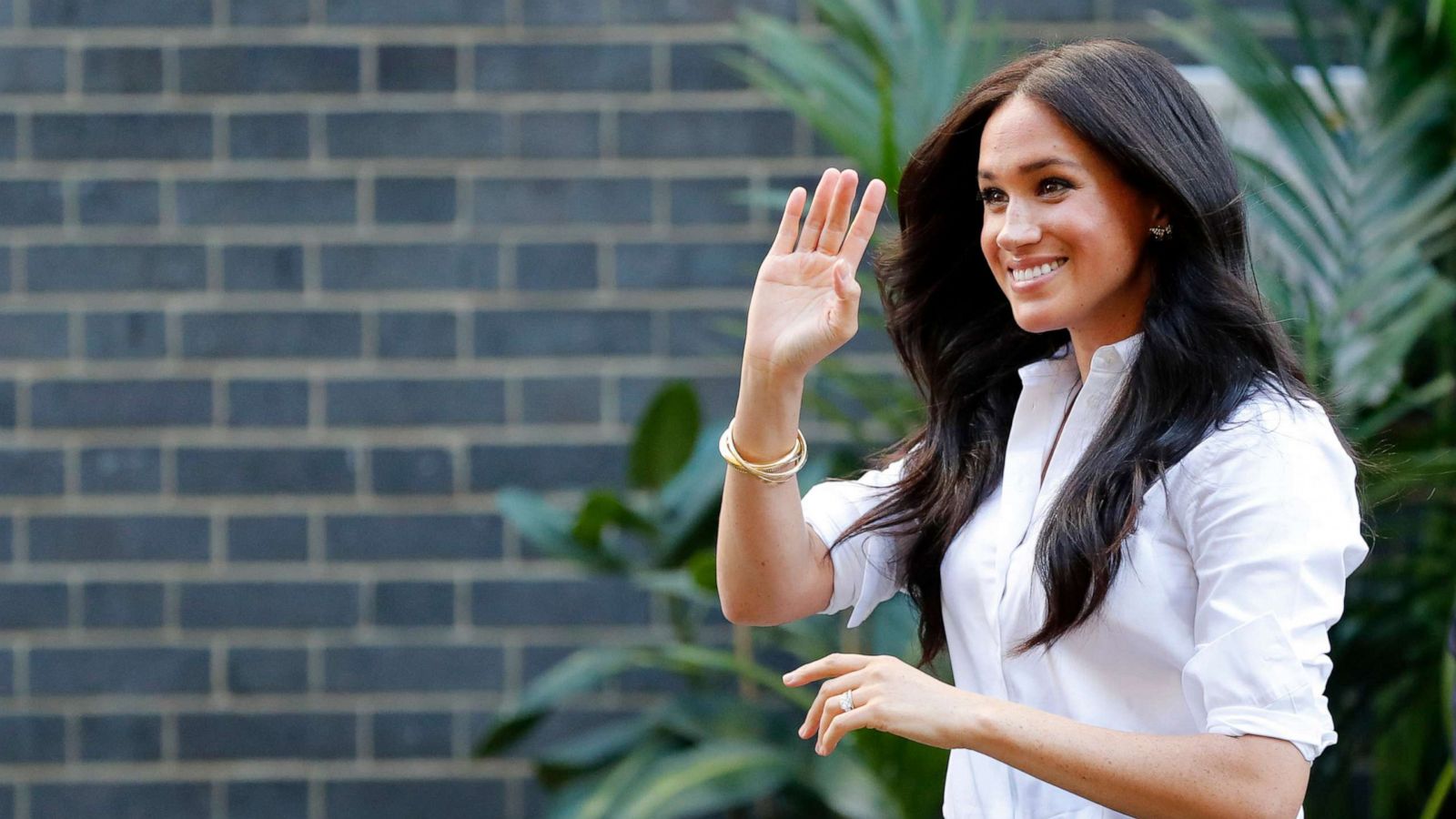 PHOTO: Meghan, the Duchess of Sussex, waves as she leaves a department store after launching the Smart Works capsule collection in London, Sept. 12, 2019.