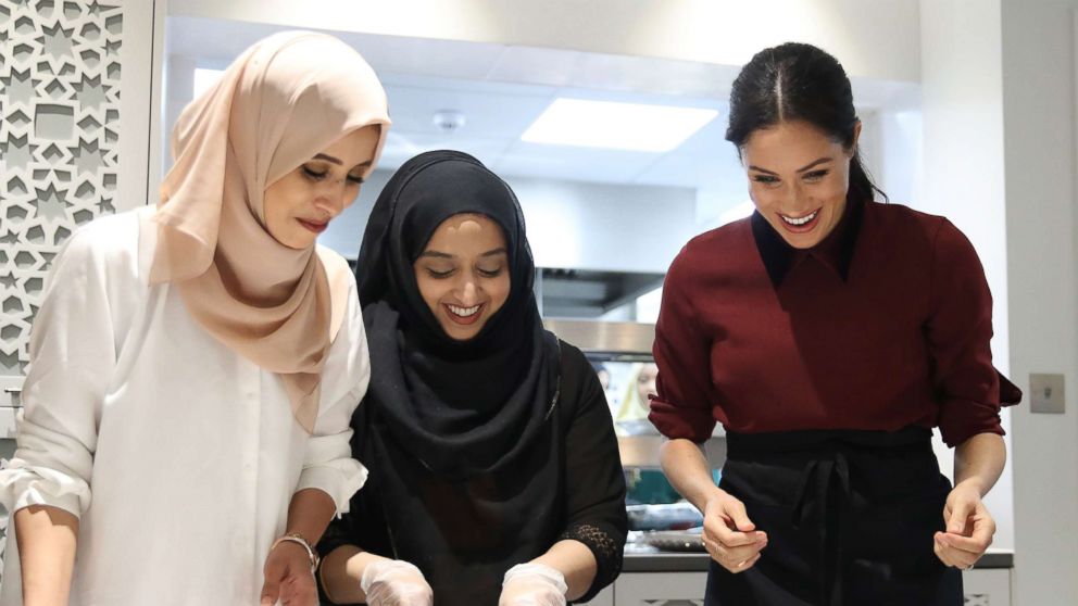 PHOTO: Meghan Markle, Duchess of Sussex visits the Hubb Community Kitchen to see how funds raised by the 'Together: Our Community' Cookbook are making a difference at Al Manaar, North Kensington, Nov. 21, 2018 in London.