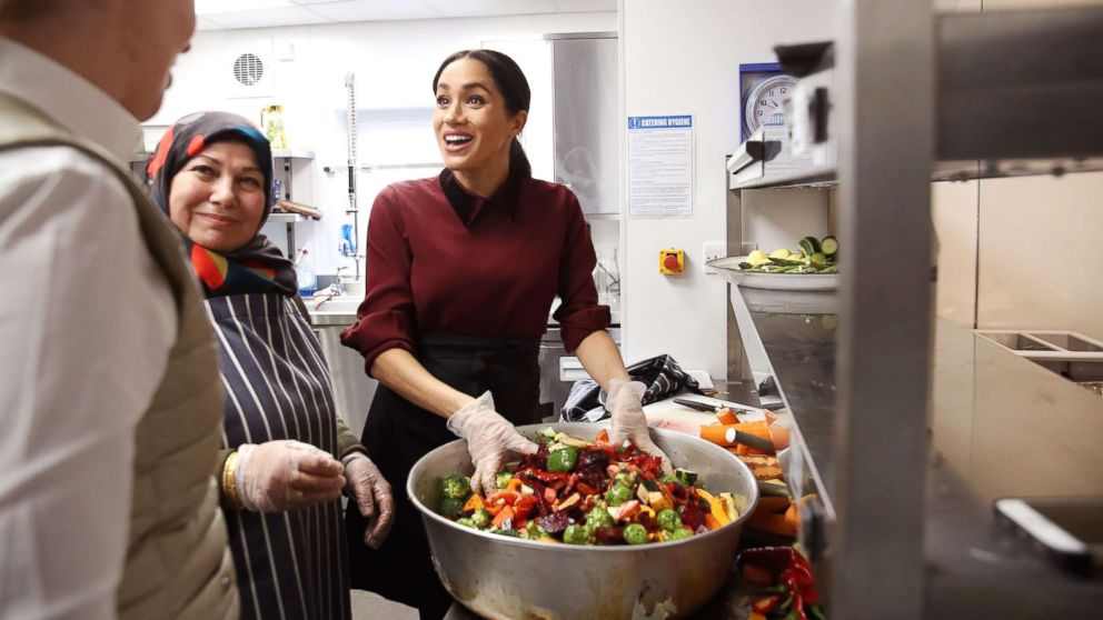 PHOTO: Meghan Markle, Duchess of Sussex visits the Hubb Community Kitchen to see how funds raised by the 'Together: Our Community' Cookbook are making a difference at Al Manaar, North Kensington, Nov. 21, 2018 in London.