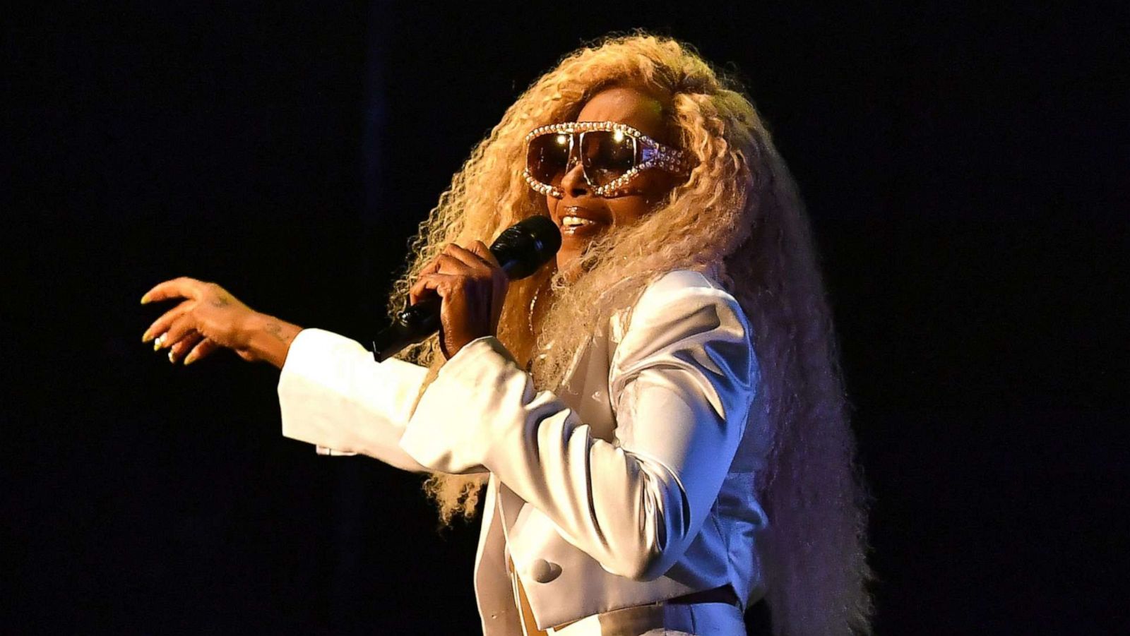 PHOTO: Mary J. Blige performs in concert at Cellairis Amphitheatre at Lakewood, Aug. 26, 2019, in Atlanta.