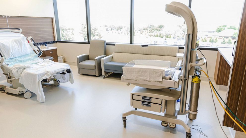 PHOTO: A hospital room in a maternity ward.