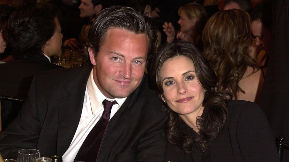 PHOTO: Matthew Perry and Courteney Cox at the Golden Globe Awards at the Beverly Hilton January 20, 2002 in Beverly Hills.