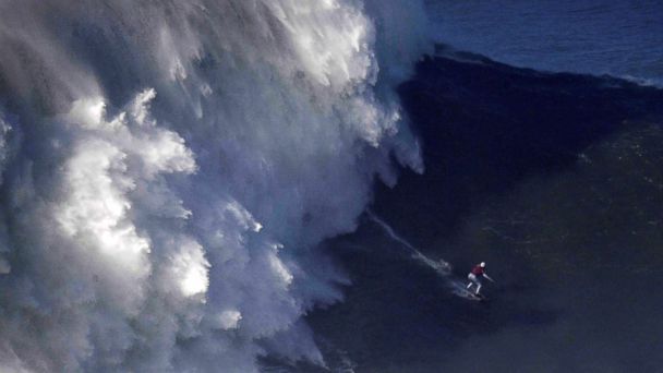 73-5-feet-video-of-women-s-world-record-largest-wave-ever-surfed