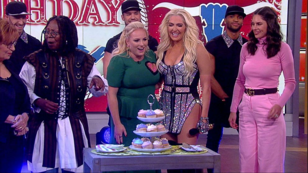 PHOTO: Meghan McCain poses with Ericka Jayne  on "The View," Oct. 23, 2018.