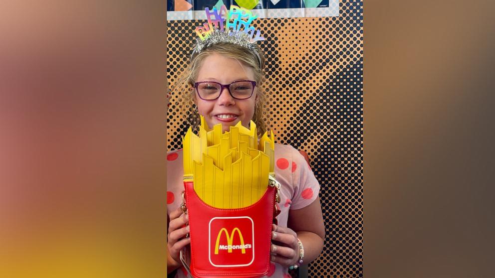 PHOTO: Eleanor Evenson, who was born at a McDonald’s in Hugo, Minn., returned to the same restaurant to celebrate her tenth birthday.