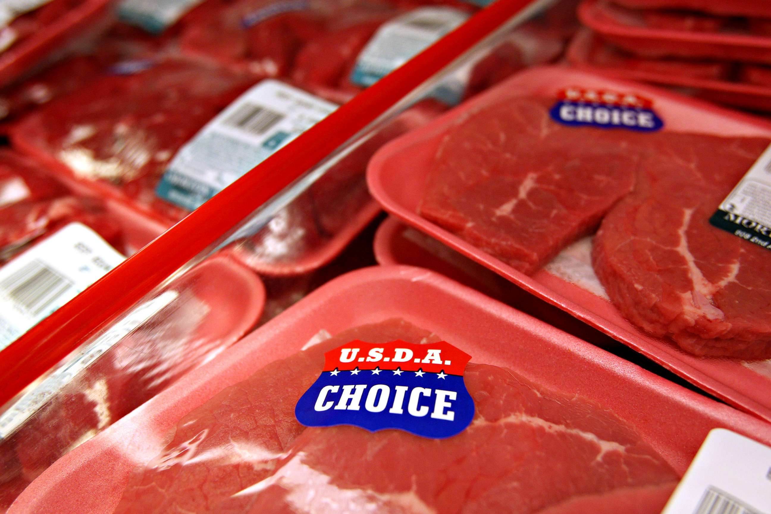 PHOTO: A USDA Choice sticker appears on a package of beef on display in a supermarket in New York, May 30, 2008.