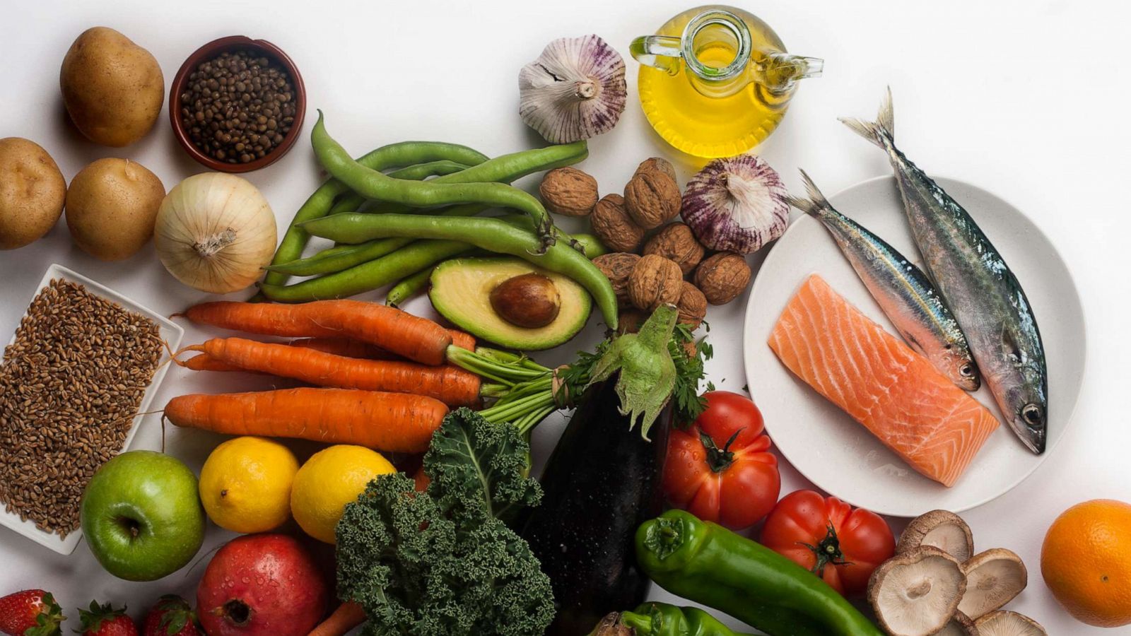 PHOTO: Vegetables, fruits, beans, nuts, whole grains, fish and olive oil make up the majority of a Mediterranean diet.