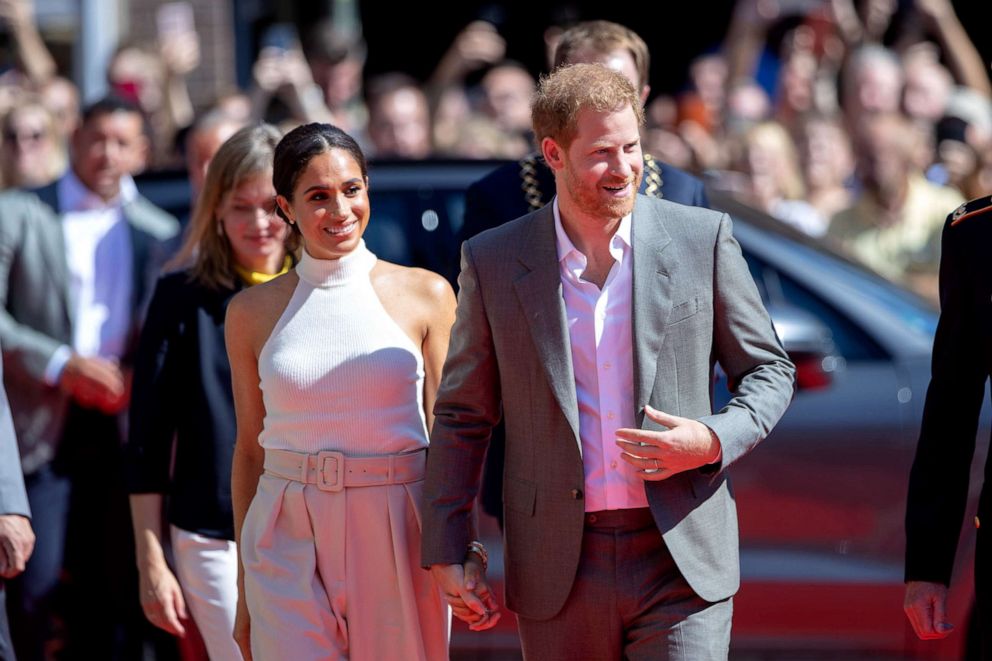 PHOTO: Meghan, Duchess of Sussex and Prince Harry, Duke of Sussex arrive at the town hall during the Invictus Games Dusseldorf 2023 -One Year To Go events, on Sept. 6, 2022 in Dusseldorf, Germany.