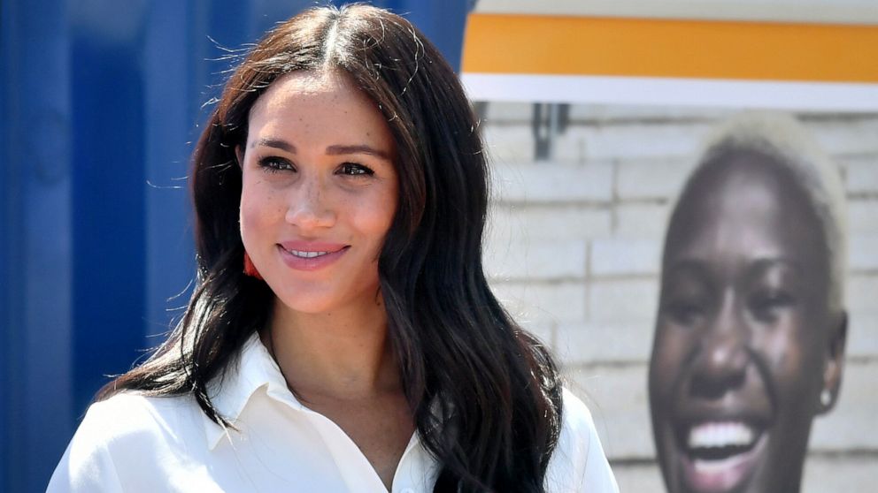 VIDEO: Duchess Meghan goes back to college in South Africa