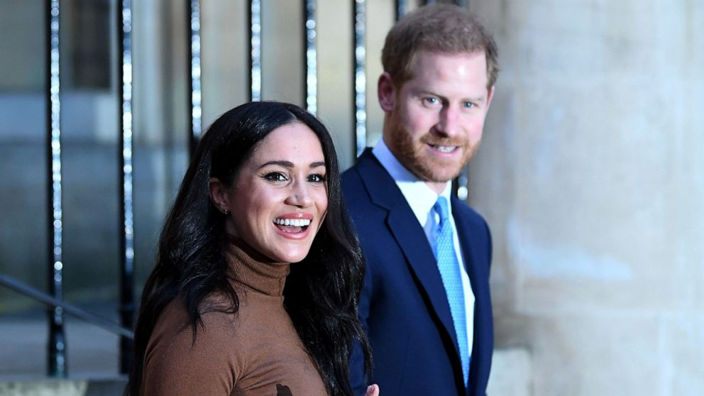 PHOTO: Meghan, Duchess of Sussex and Prince Harry, Duke of Sussex visit Canada House in London on Jan. 7, 2020. 