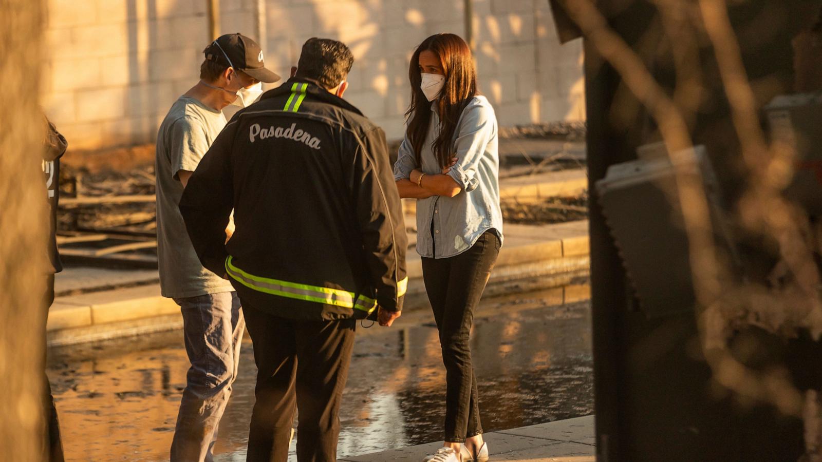 PHOTO: Meghan Markle, Duchess of Sussex, right, speaks with Pasadena Mayor Victor Gordo, center, and Doug Goodwin, who's home was destroyed by the Eaton Fire, in Altadena, Calif., Jan. 10, 2025.