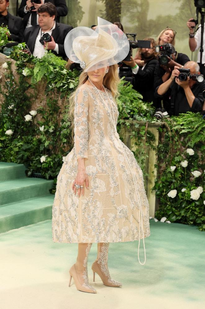 PHOTO: Sarah Jessica Parker attends the 2024 Met Gala Celebrating 'Sleeping Beauties: Reawakening Fashion' at The Metropolitan Museum of Art, May 6, 2024, in New York City.