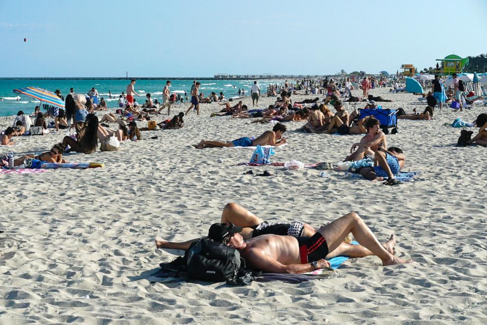PHOTO: People enjoy Miami Beach, March 13, 2025.