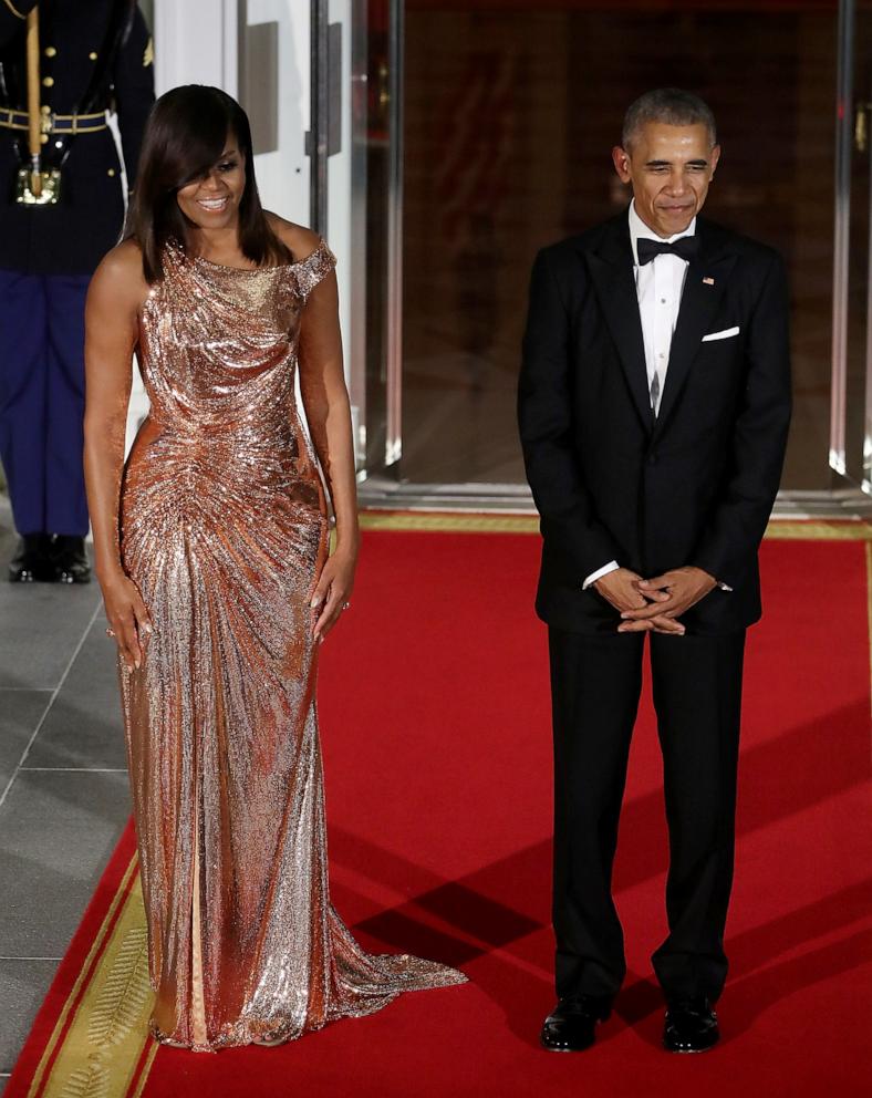 PHOTO: President Barack Obama and first lady Michelle Obama wait for the arrival of Italian Prime Minister Matteo Renzi and his wife Mrs. Agnese Landini, for a state dinner at the White House, October 18, 2016 in Washington, DC.