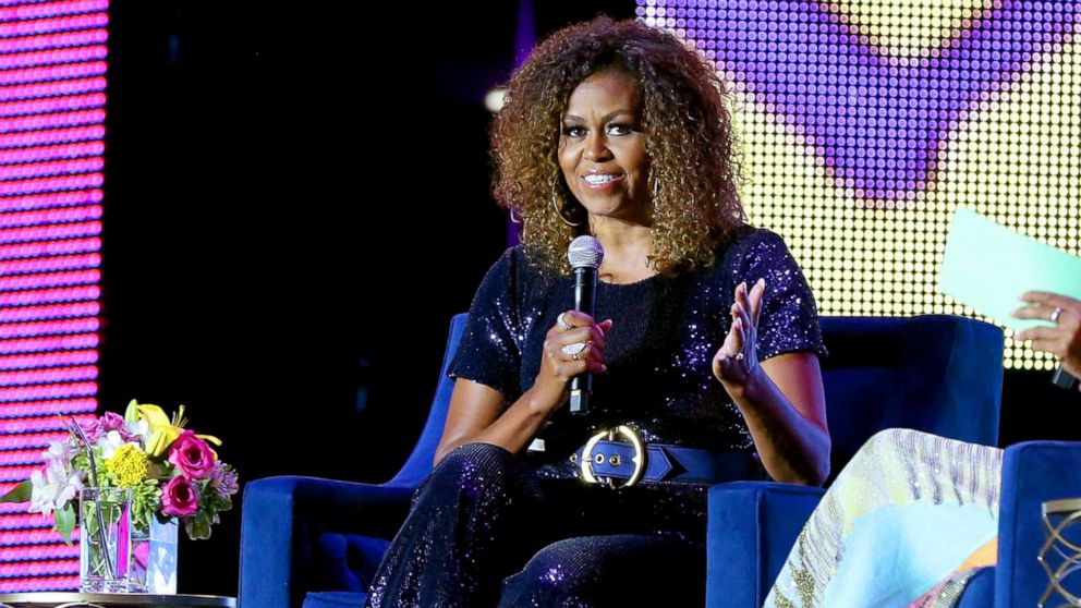 PHOTO: Six Democratic presidential candidates took the stage at the Essence Festival on Saturday, but it was a former inhabitant of the White House who got a rock star's welcome.