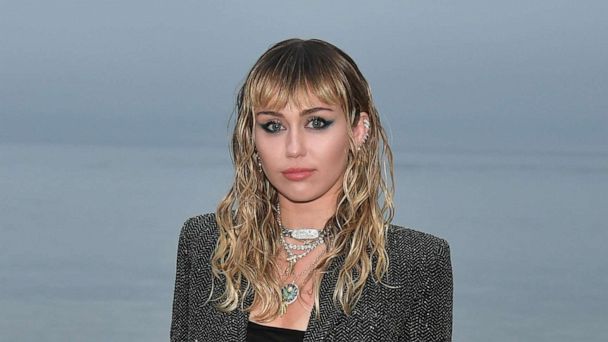 Miley Cyrus reveals she's two weeks sober after pandemic relapse - ABC News