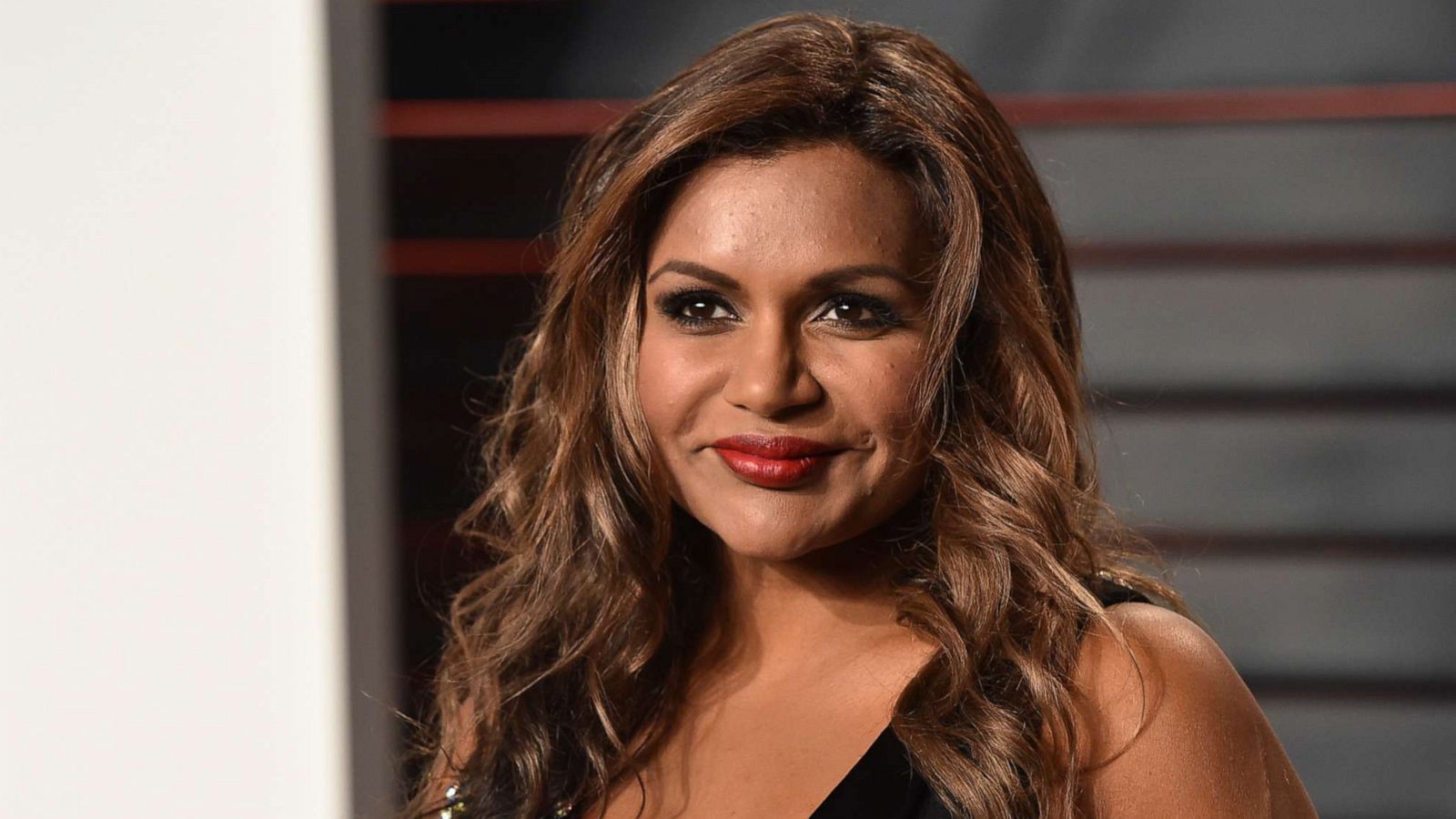 PHOTO: Mindy Kaling arrives at the 2016 Vanity Fair Oscar Party Hosted By Graydon Carter at Wallis Annenberg Center for the Performing Arts on Feb. 28, 2016, in Beverly Hills, Calif.