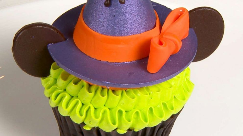 PHOTO: Minnie's Not-So-Scary Berry Cupcake is available for a limited time only.
