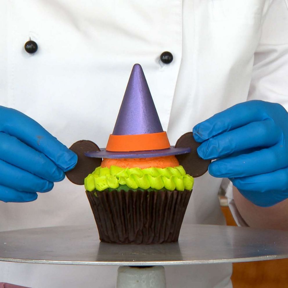 PHOTO: Minnie's Not-So-Scary Berry Cupcake is available for a limited time only.