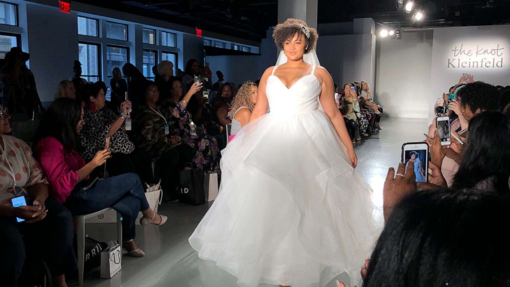 The Knot and Kleinfeld host New York Fashion Week's first size ...