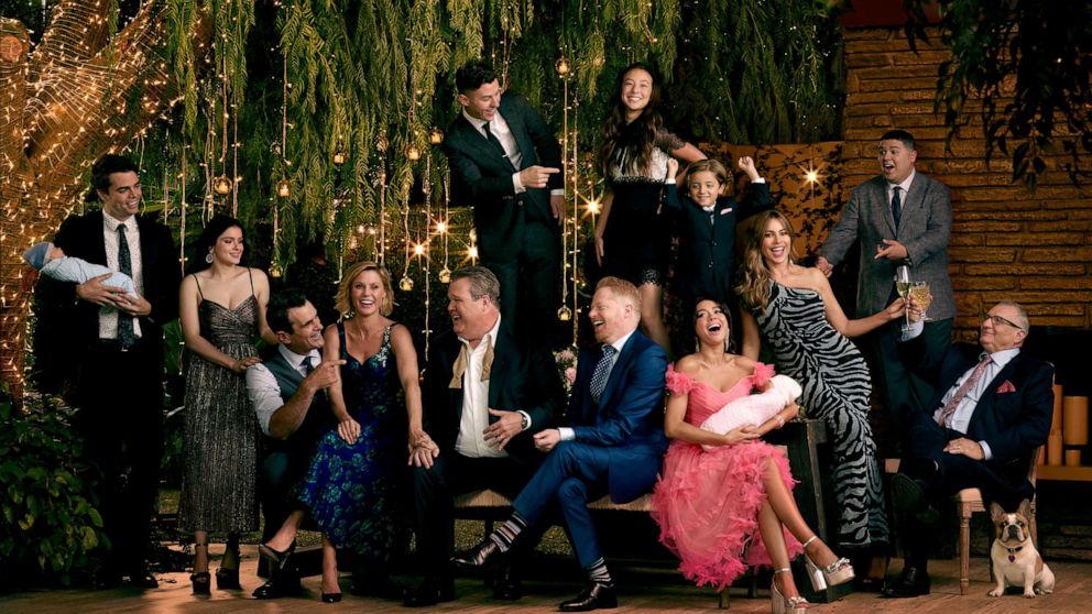 VIDEO: Cast of ‘Modern Family’ celebrates farewell season