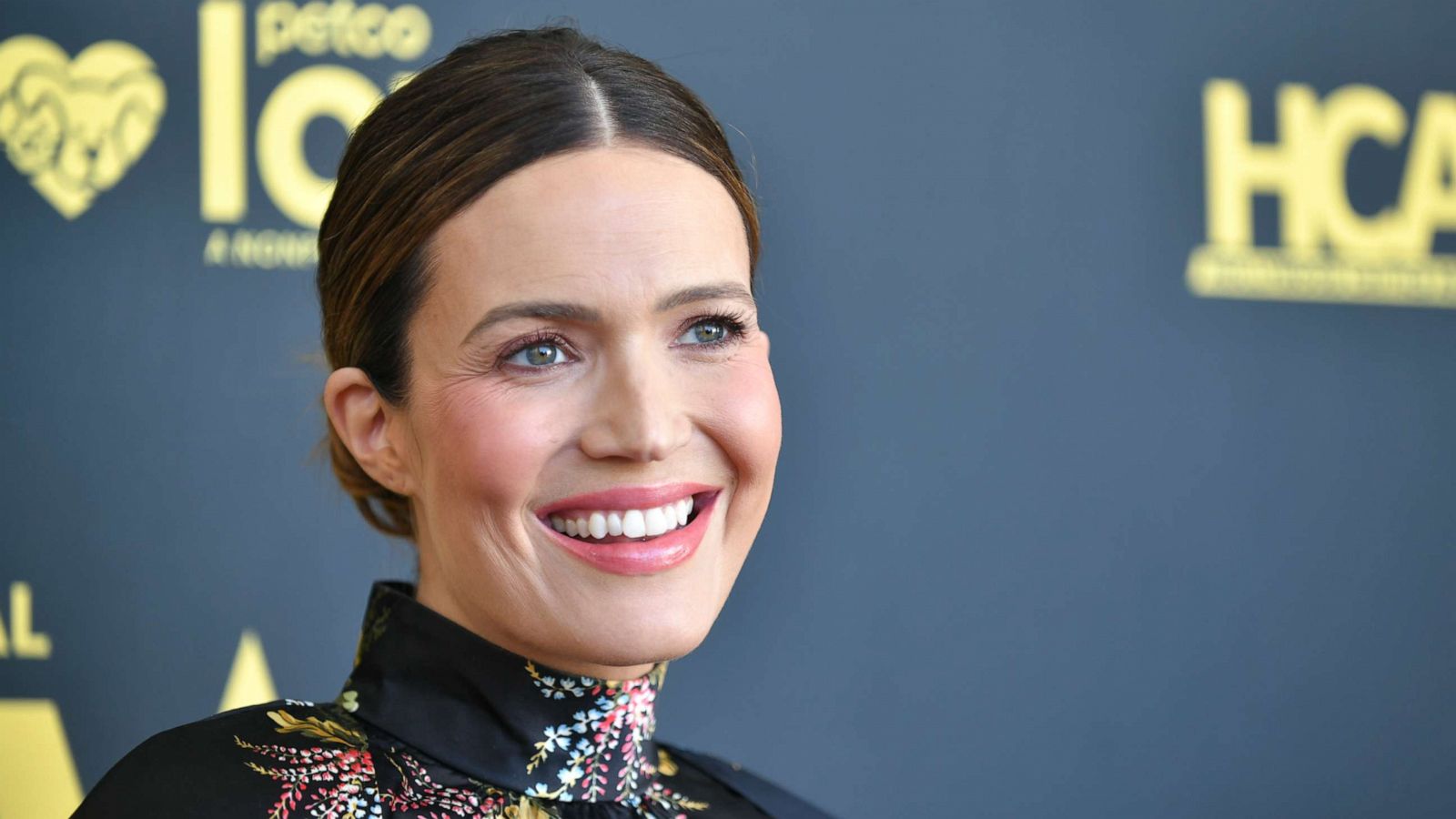 PHOTO: Mandy Moore attends the Red Carpet of the 2nd Annual HCA TV Awards - Broadcast & Cable at The Beverly Hilton on Aug. 13, 2022 in Beverly Hills, Calif.