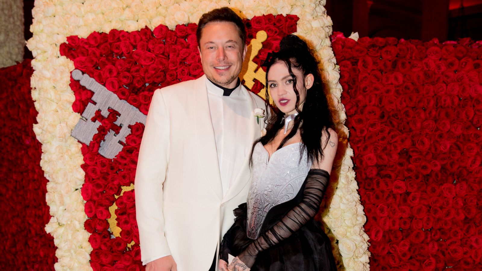 PHOTO: Elon Musk and Grimes attend the Heavenly Bodies: Fashion & The Catholic Imagination Costume Institute Gala at The Metropolitan Museum of Art on May 7, 2018 in New York City.