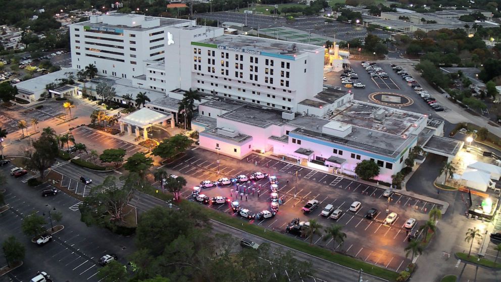 PHOTO: Fort Myers Police Department arranged their police cruisers in the shape of a heart outside Lee Memorial Hospital in Fort Myers, Fla.