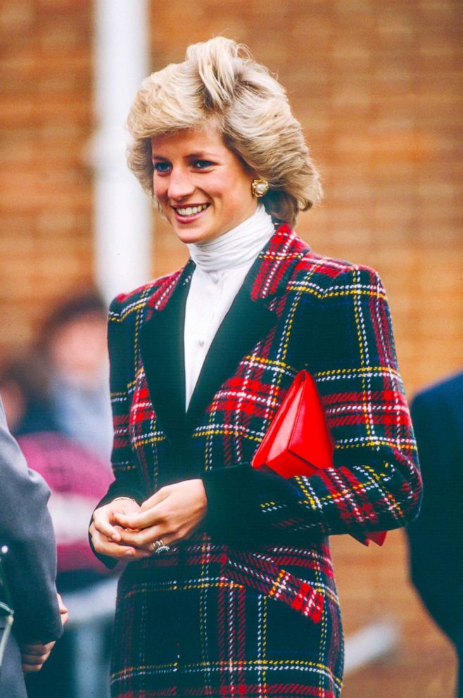 PHOTO: Diana, Princess of Wales visits Portsmouth, England, Jan. 23, 1989.