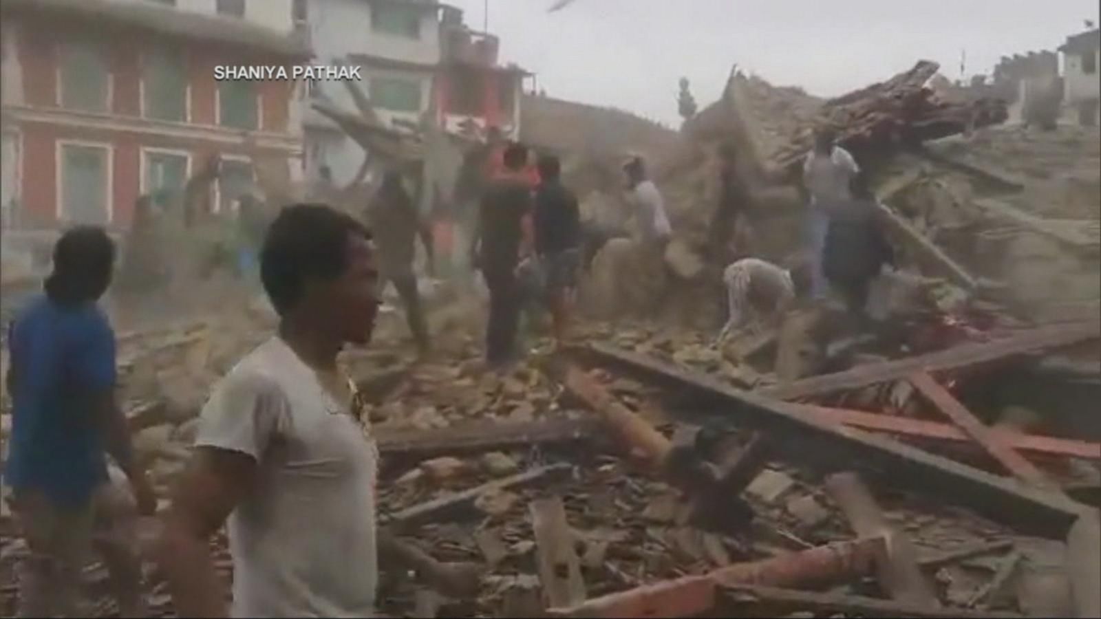 Earthquake In Nepal Leaves Hundreds Dead Good Morning America
