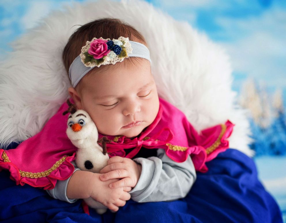 PHOTO: Photographer Karen Marie has photographed newborns as "Frozen" characters.