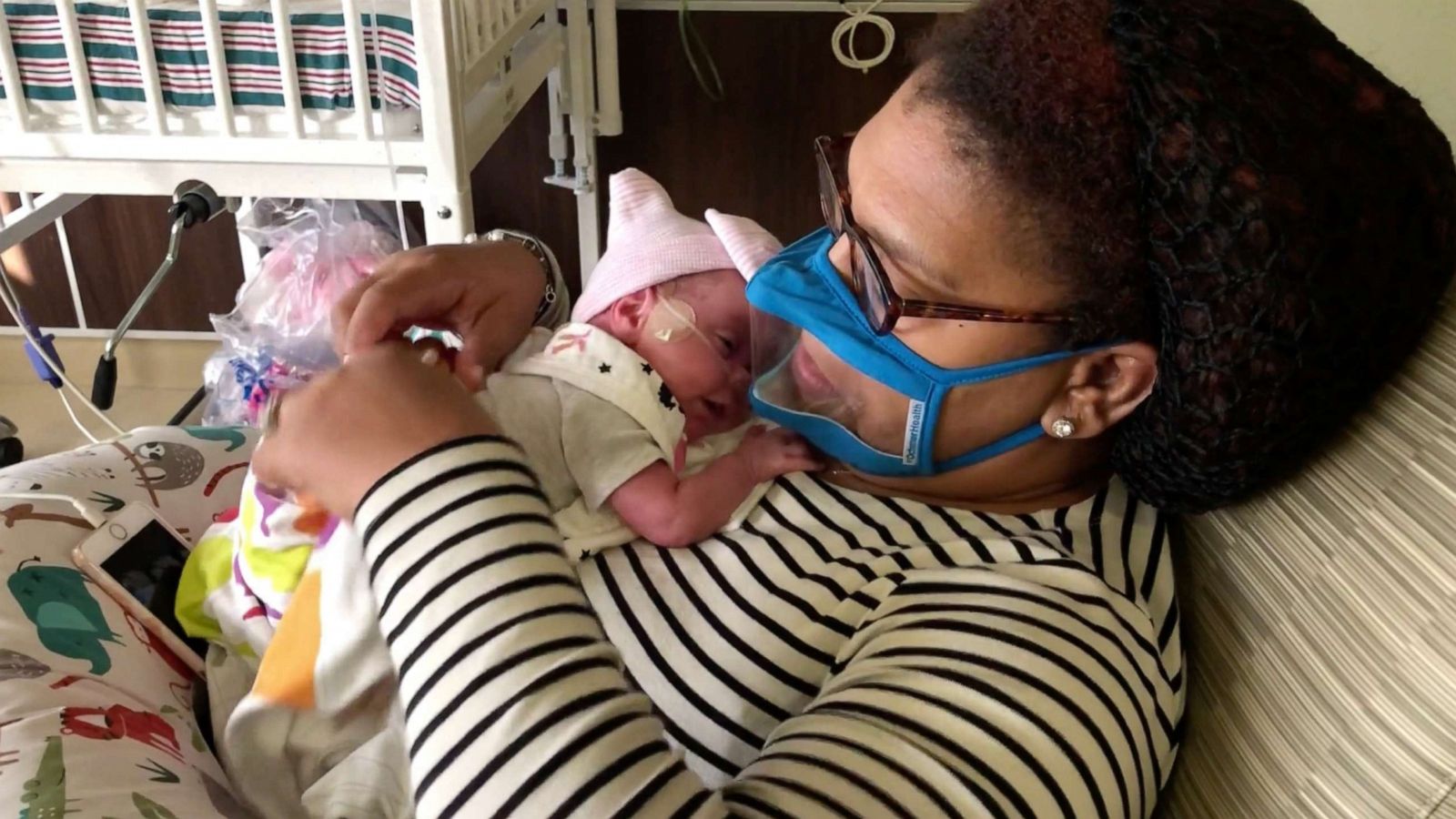 PHOTO: Aria Mason spends time with her newborn, Amara Mason-Folse, at Ochsner Baptist's neonatal intensive care unit in New Orleans.
