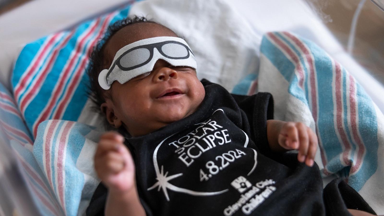 PHOTO: Babies at the neonatal intensive care unit at The Cleveland Clinic are celebrating the total solar eclipse day in style.