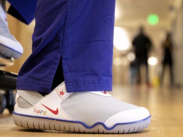 Nike donates 30K shoes to health care workers سافل