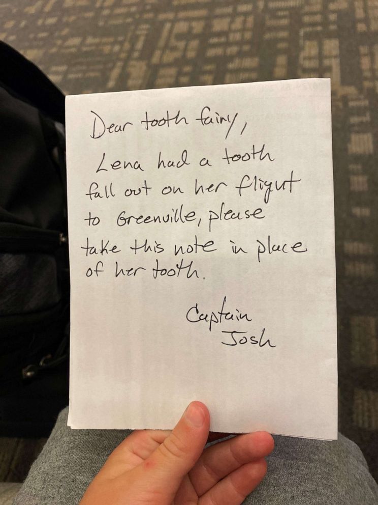 PHOTO: Lena received a note from Captain Josh to offer to the tooth fairy after one of her teeth fell out during a flight to South Carolina.