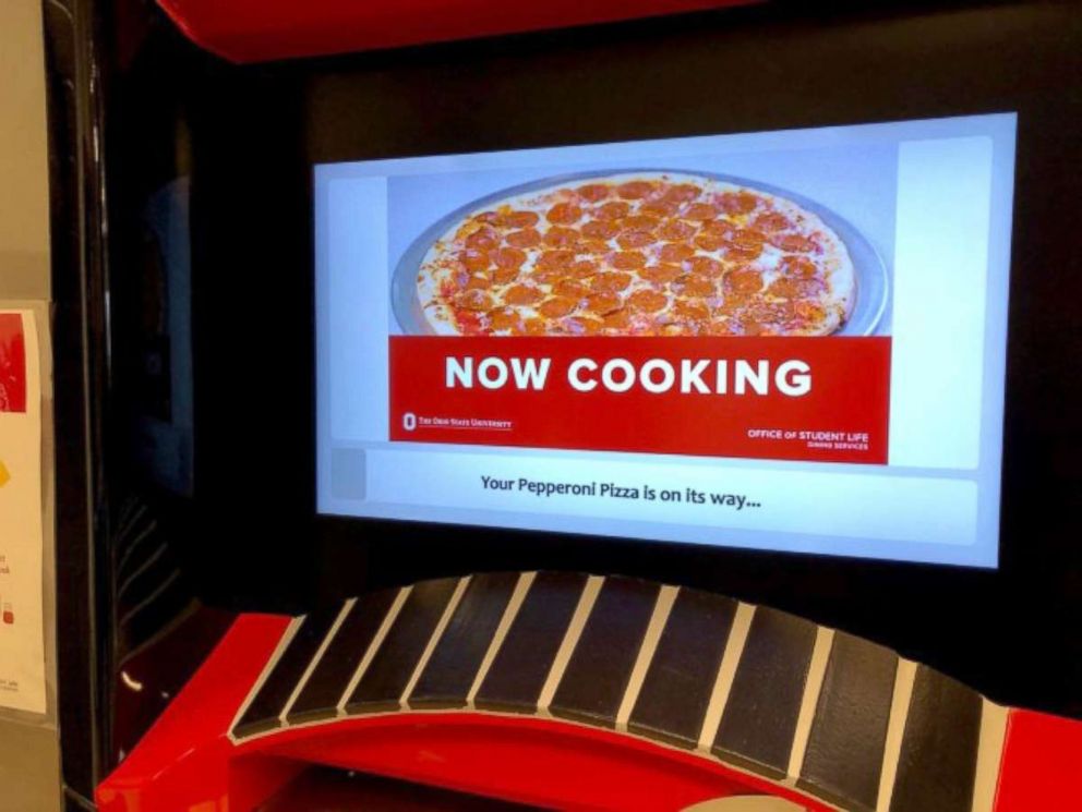 PHOTO: The cooking screen while ATM pizzas are in progress.