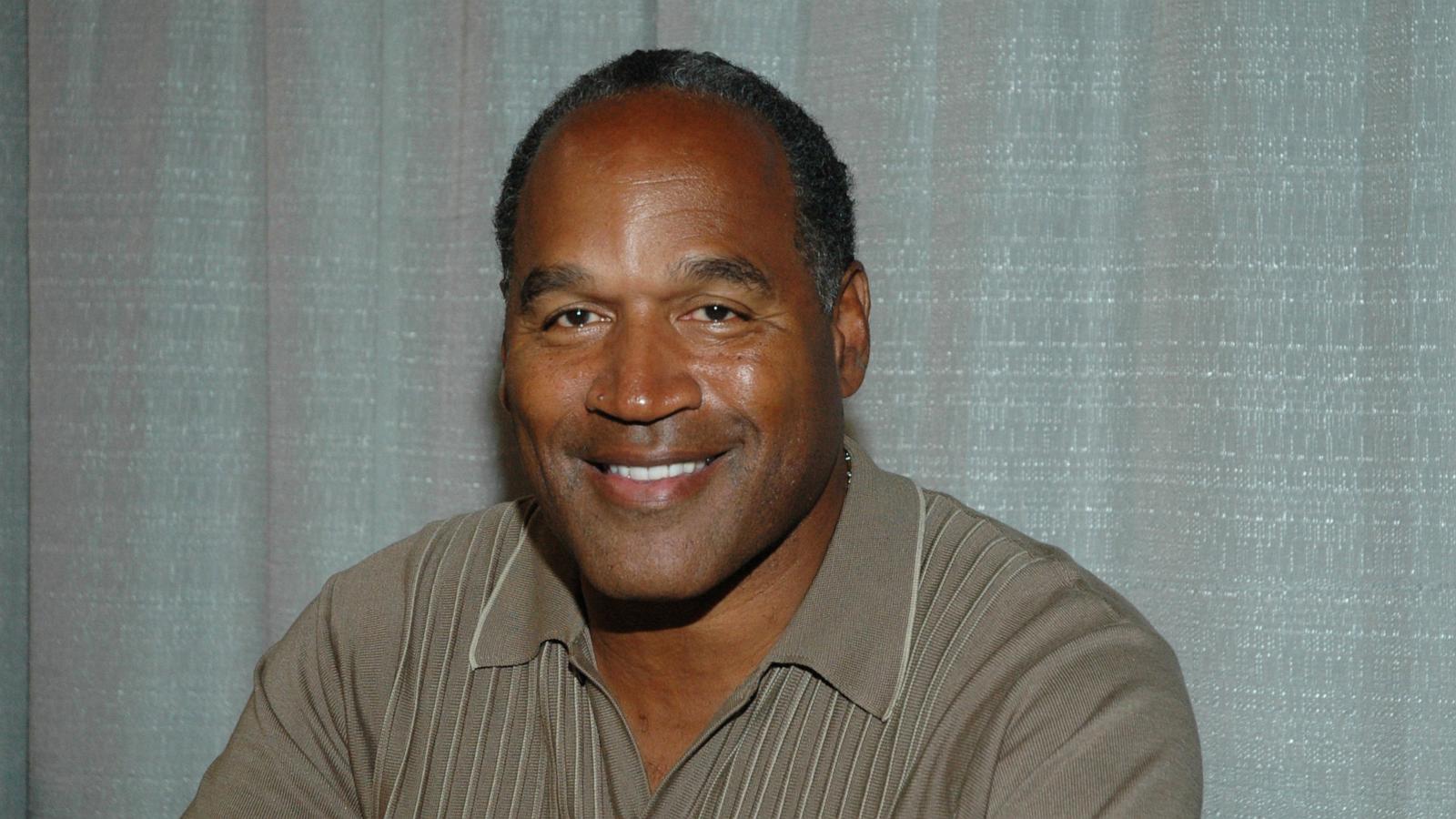 PHOTO: O.J. Simpson at the Expo Center Edison in Edison, N.J., March 31, 2006.