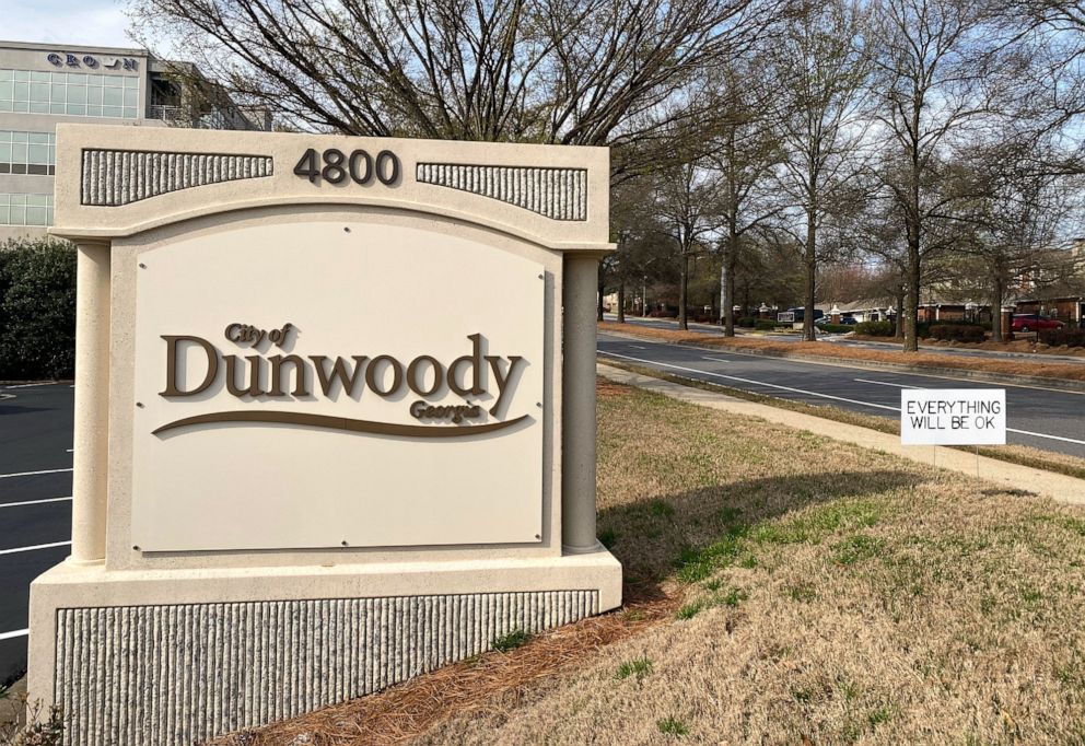 PHOTO: 'Everything Will Be OK' signs pop up to spread cheer around a Georgia town.