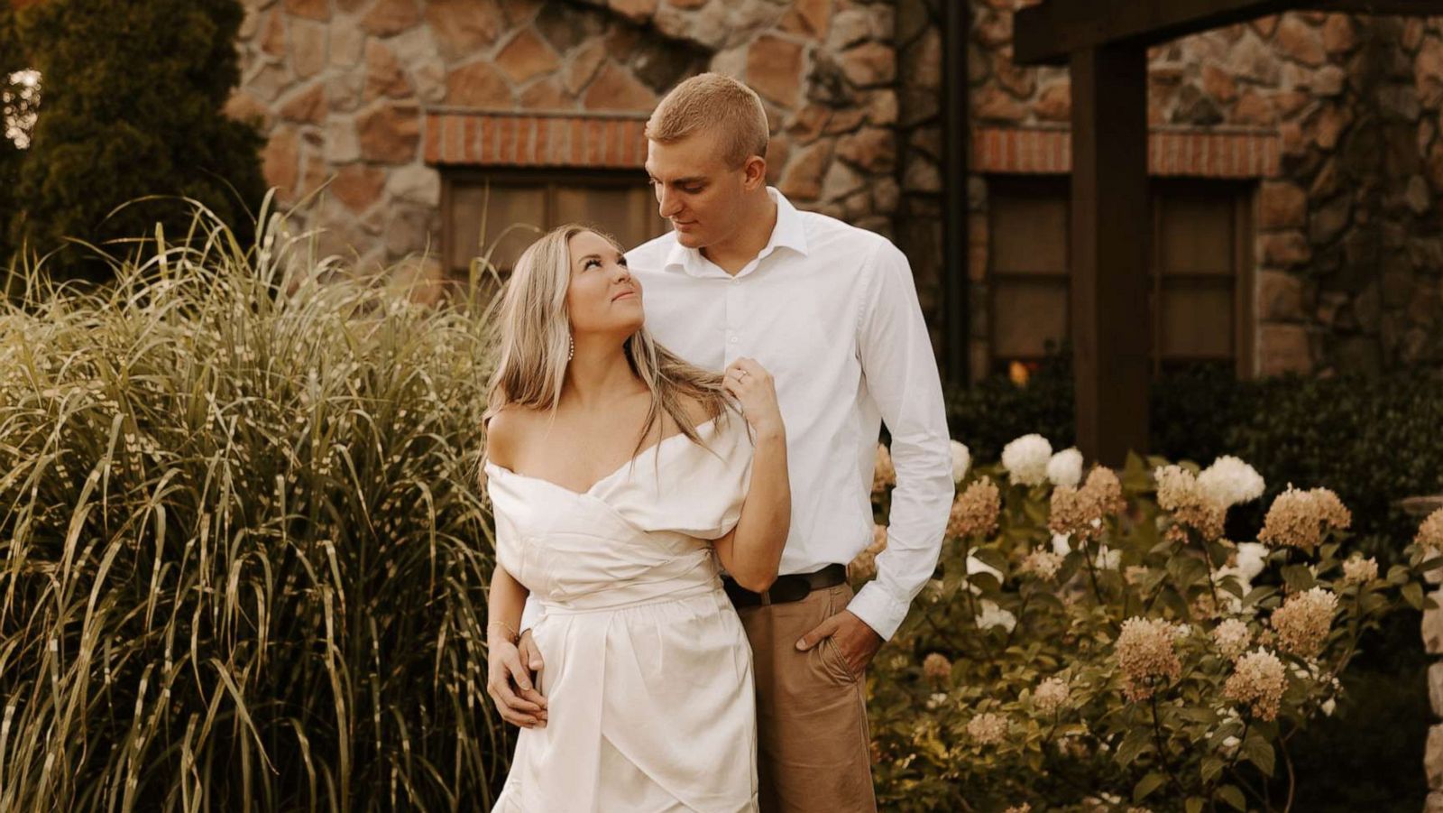 Pastel Pre-wedding Shoot in Lavender Gardens | Pre wedding photoshoot  outfit, Pre wedding poses, Pre wedding photoshoot outdoor