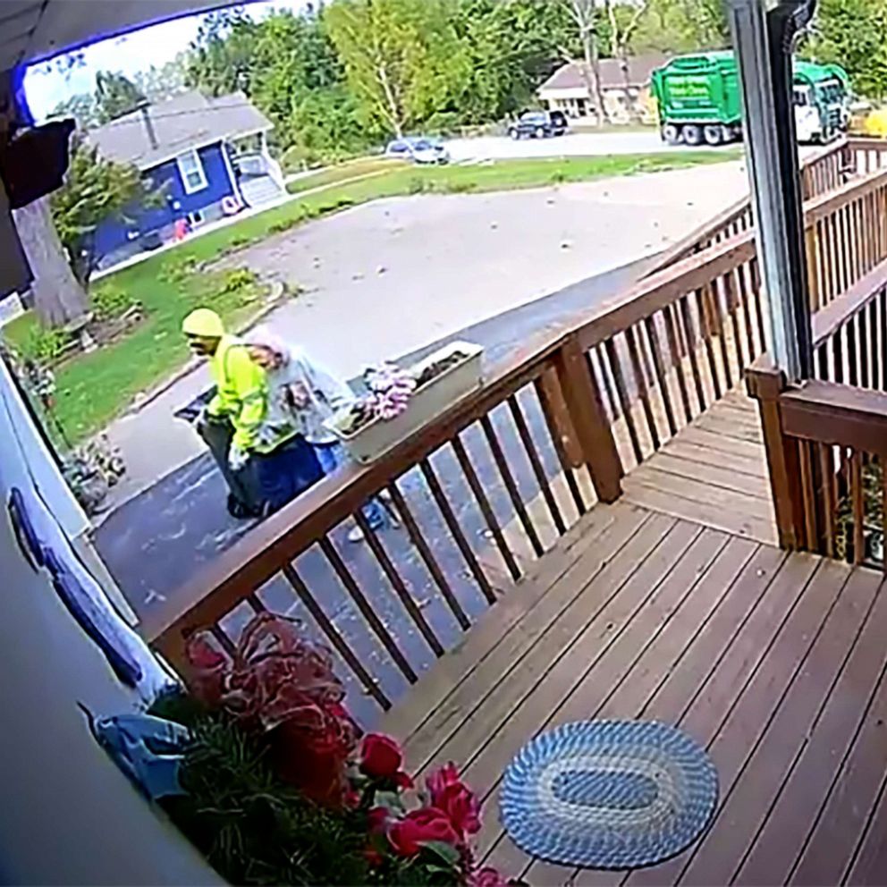 VIDEO: Doorbell camera catches sweet moment of sanitation worker helping out elderly woman 